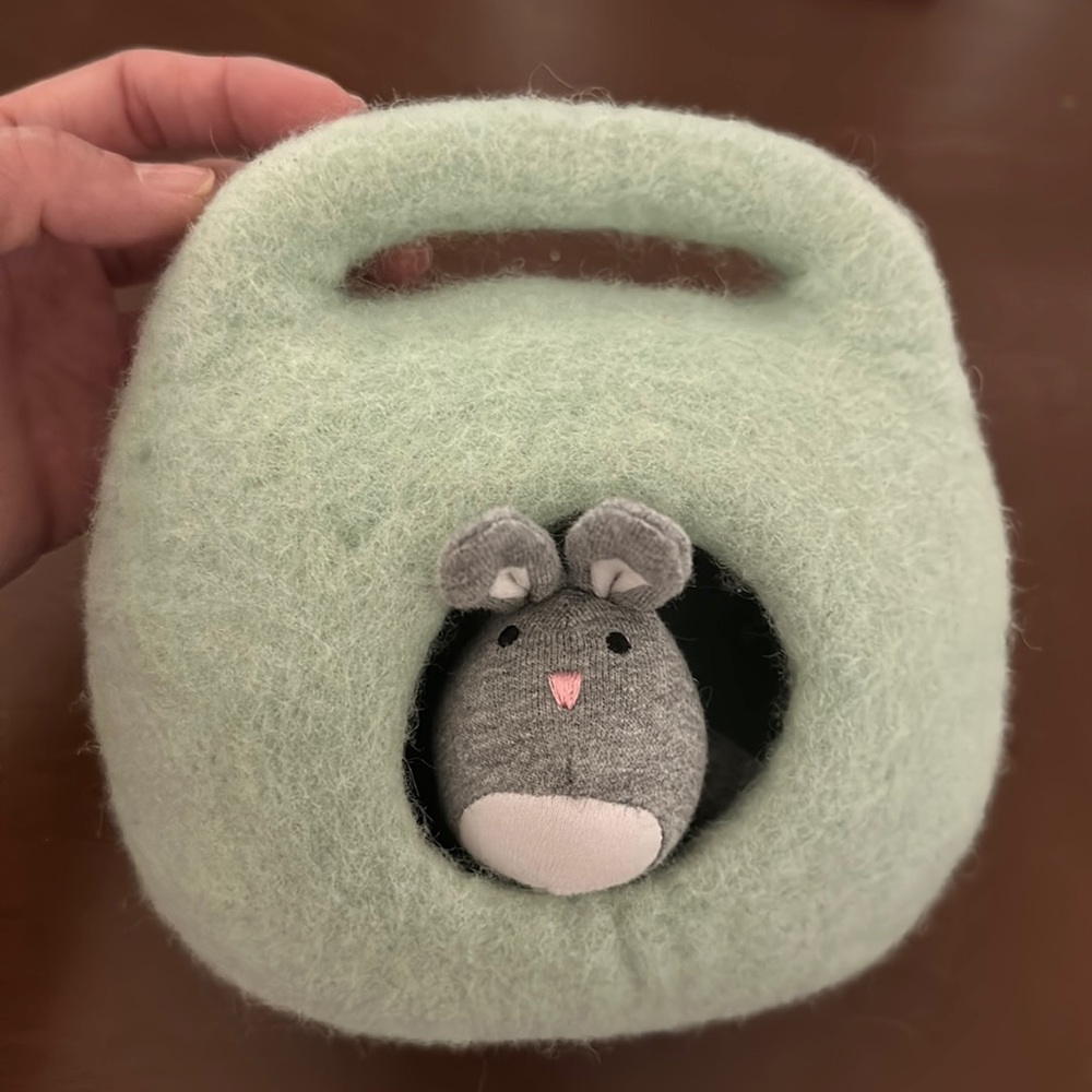 Lovevery - Bunny Burrow (The Babbler Play Kit)